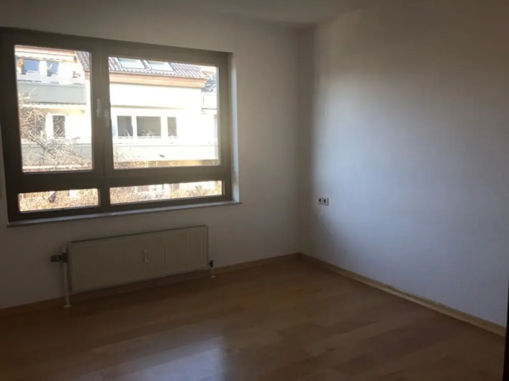 Raum für neue Pläne: 3-Zimmer-Wohnung in Stuttgart-Bad Cannstatt