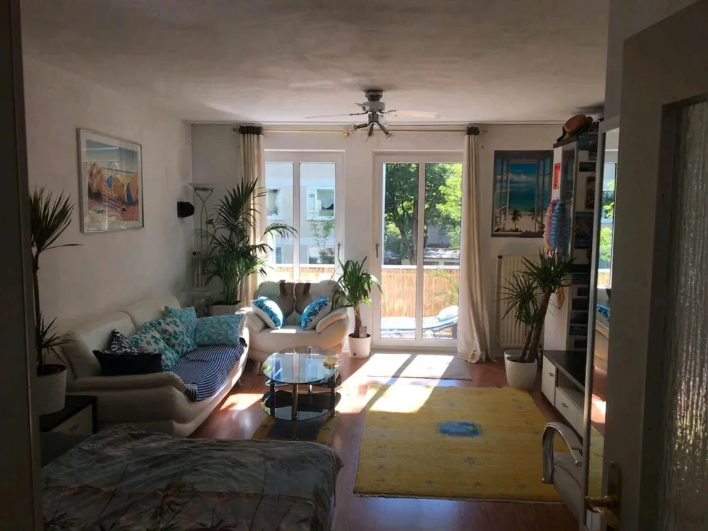 Schöne helles Apartment im Zentrum von Neuhausen mit Balkon