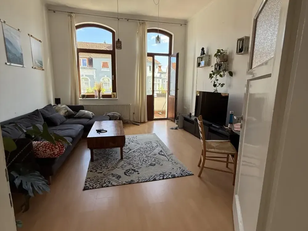 Lively Living in Südstadt: 2-Room Apartment in Hannover