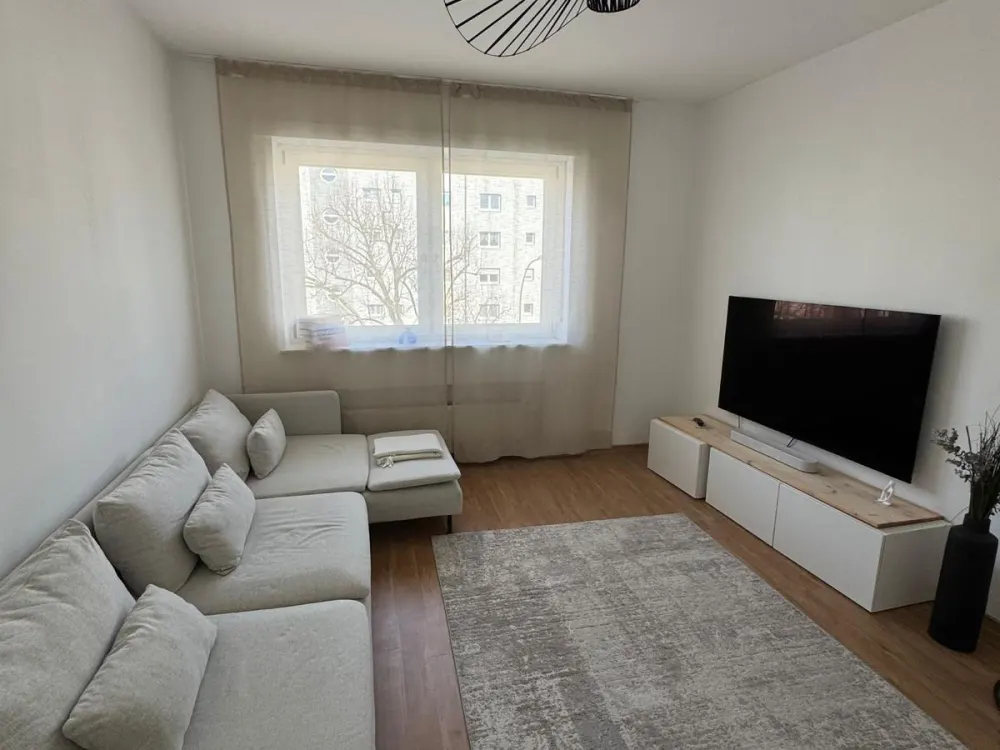 Zu vermieten Helle, hochwertig möblierte 2-Zimmer-Wohnung, 65 qm