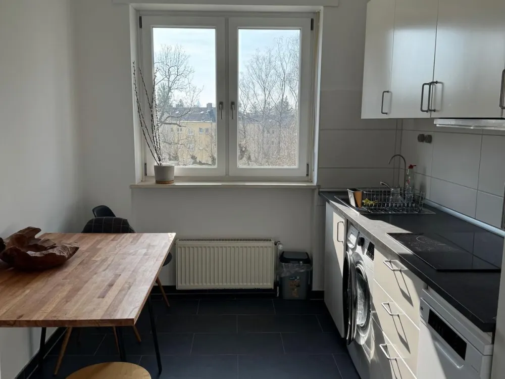 Zu vermieten Helle, hochwertig möblierte 2-Zimmer-Wohnung, 65 qm