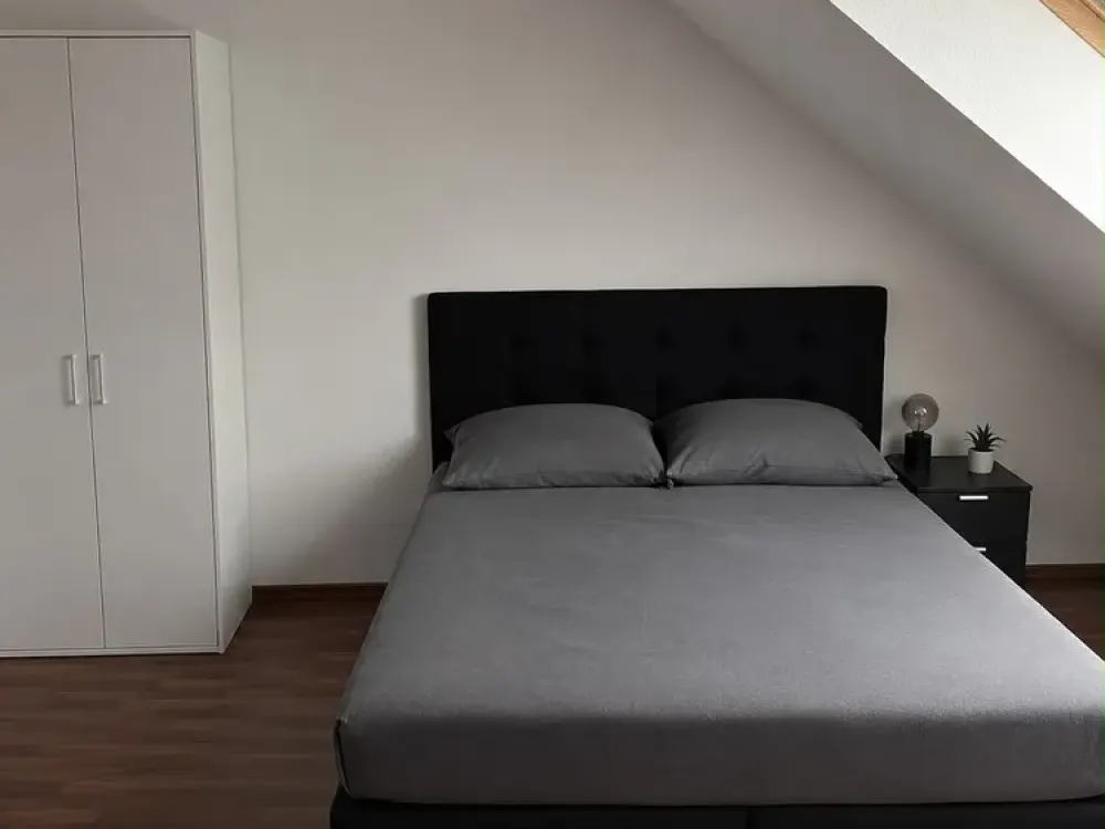 Modern 4-Room Apartment with 108.66 m², Built-in Kitchen, Underfloor Heating & Private Staircase, Shared Flat