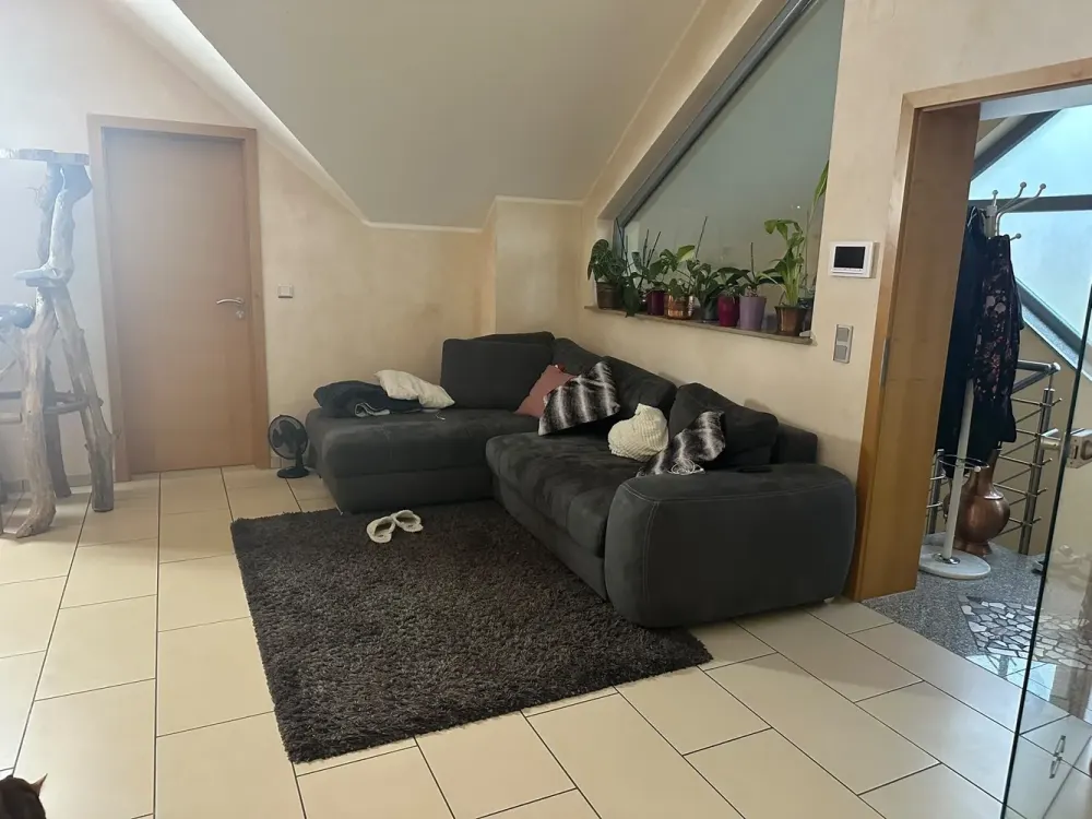 Modern 4-Room Apartment with 108.66 m², Built-in Kitchen, Underfloor Heating & Private Staircase, Shared Flat