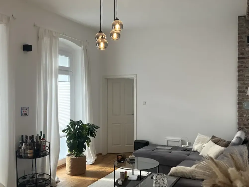 Helle, lichtdurchflutete, großzügig geschnittene 3-Zimmer-Wohnung mit Balkon in Düsseldorf