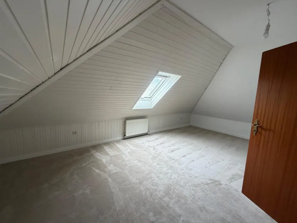 3-Room Attic Apartment in a Quiet Location in Sudweyhe