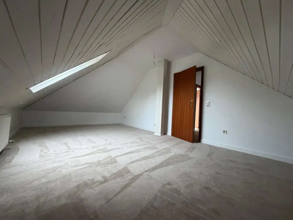 3-Room Attic Apartment in a Quiet Location in Sudweyhe