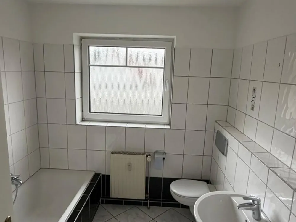 2 Zimmer Balkonwohnung mit Einbauküche in Bremen, Huchting