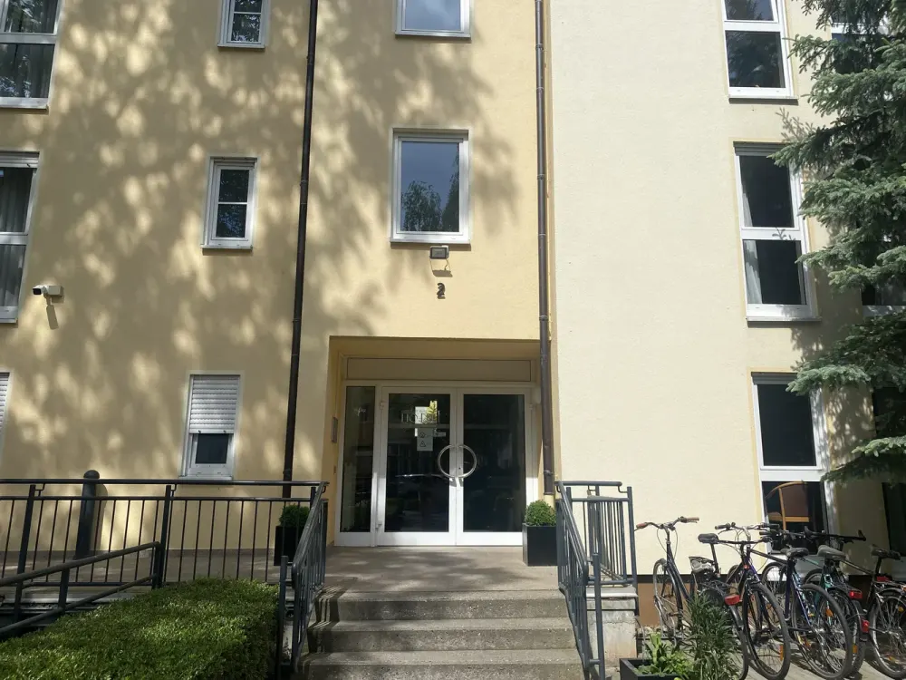 Furnished Apartment for 2 | All-Inclusive Rent incl. Electricity & Internet | U6 to Frankfurt