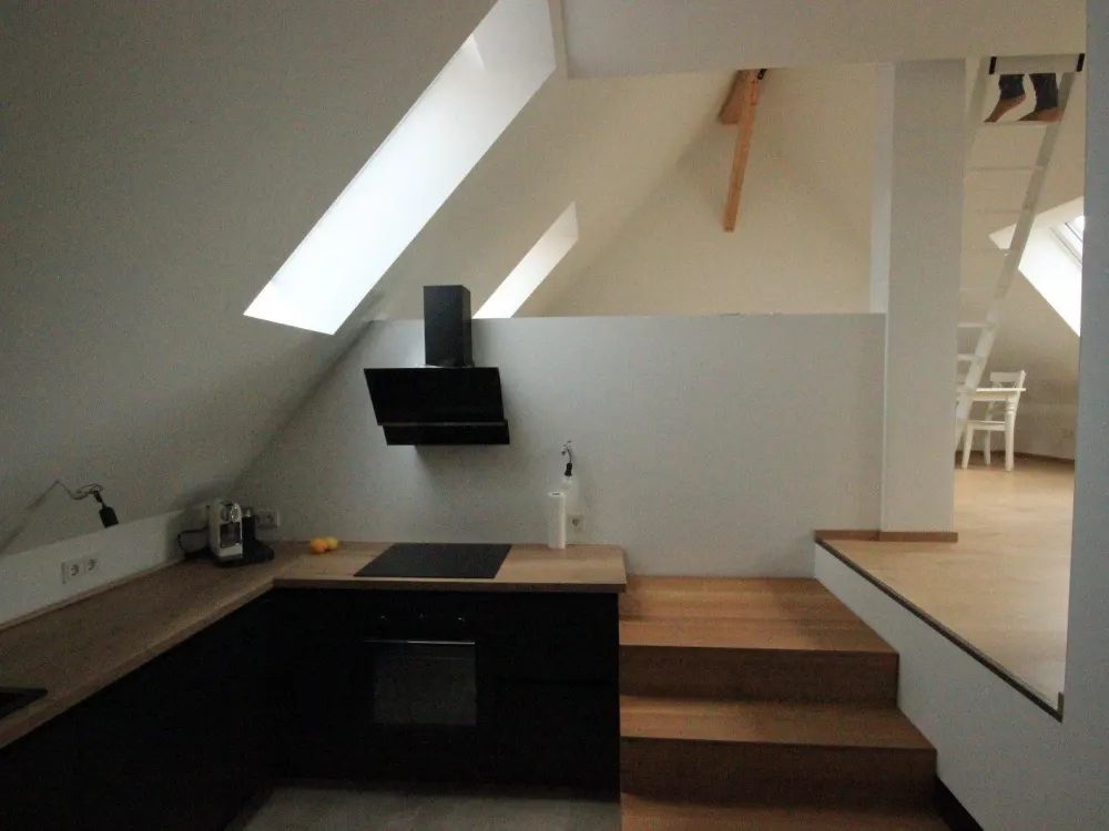 Haus im Haus! Wohnung auf 3 Ebenen im Herzen Bergen Enkheims