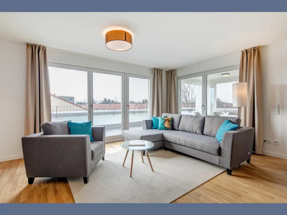 Möbliert: Familienwohnung mit herrlicher Dachterrasse
