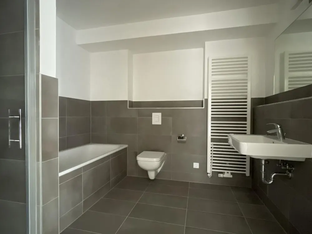 Moderne Etagenwohnung zur Miete mit Balkon in Dresden Neustadt - Wentzel Dr.