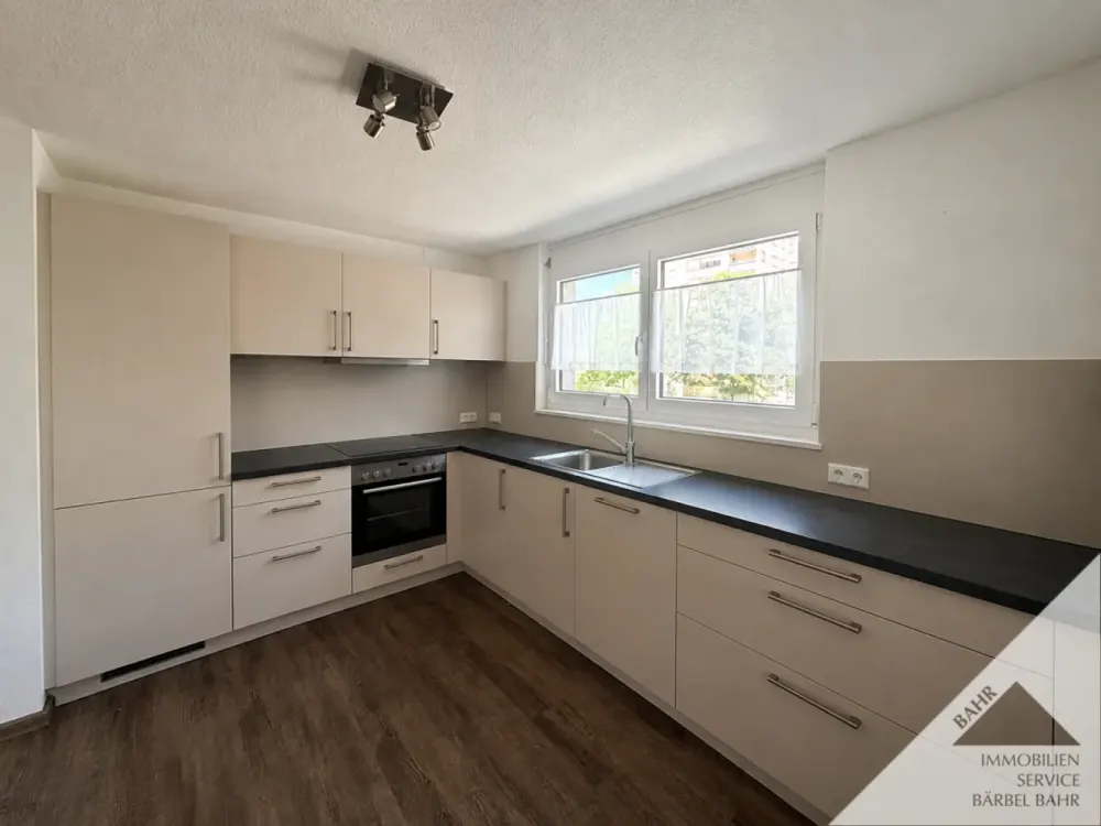 Großzügige 4-Zimmer-Wohnung mit Balkon & Wohlfühlcharakter!