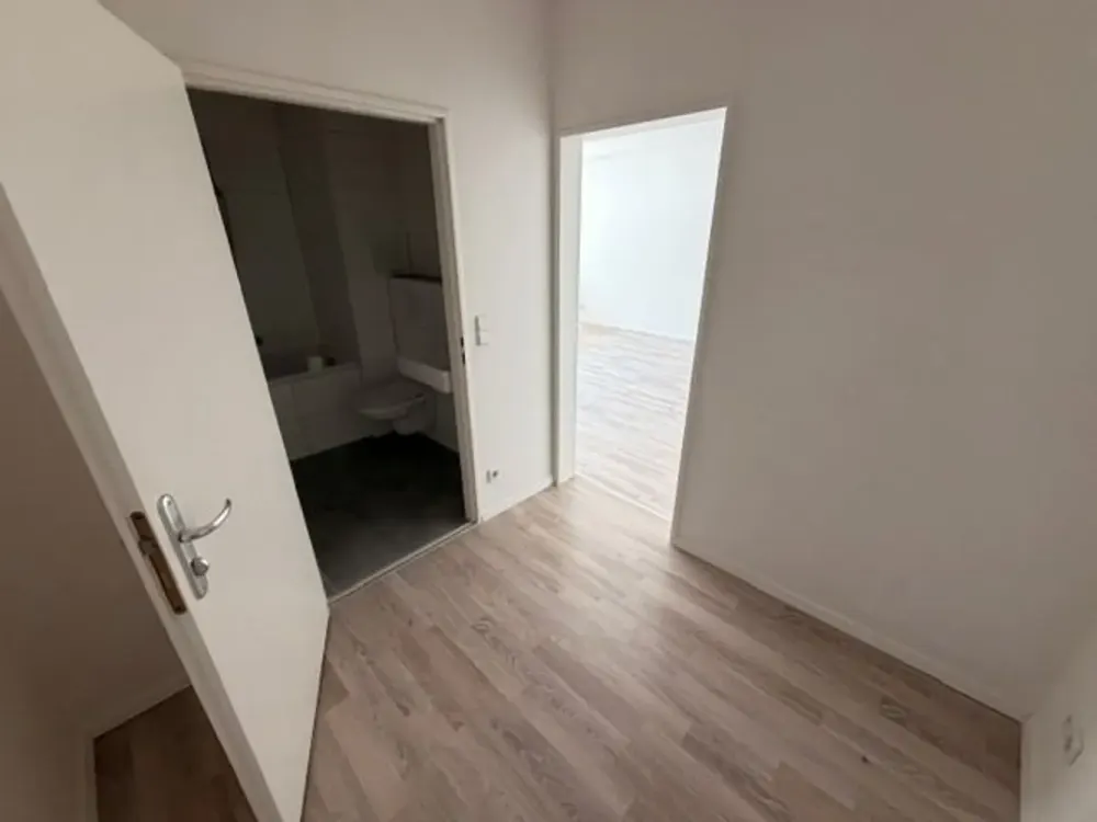 Helle und moderne 1-Zimmer-Wohnung mit Balkon!