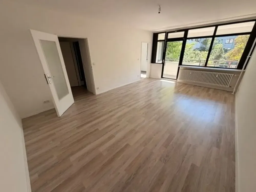 Helle und moderne 1-Zimmer-Wohnung mit Balkon!