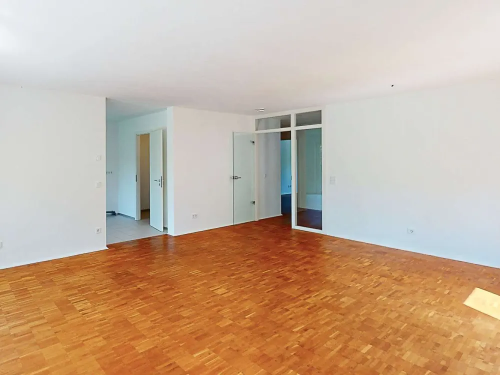 Praktisch geschnittene 3-Zimmer-Wohnung mit Balkon und neuer EBK