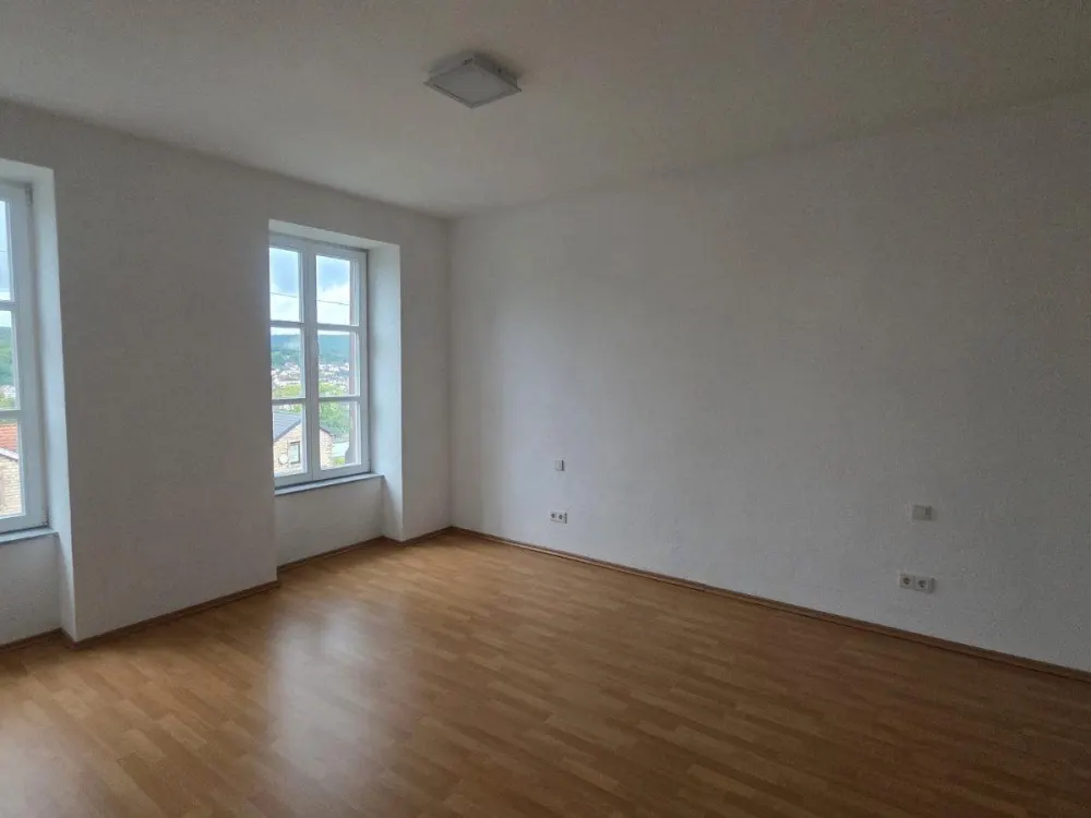 Große 4 ZKB Wohnung mit Balkon und Garage in sehr ruhiger Lage