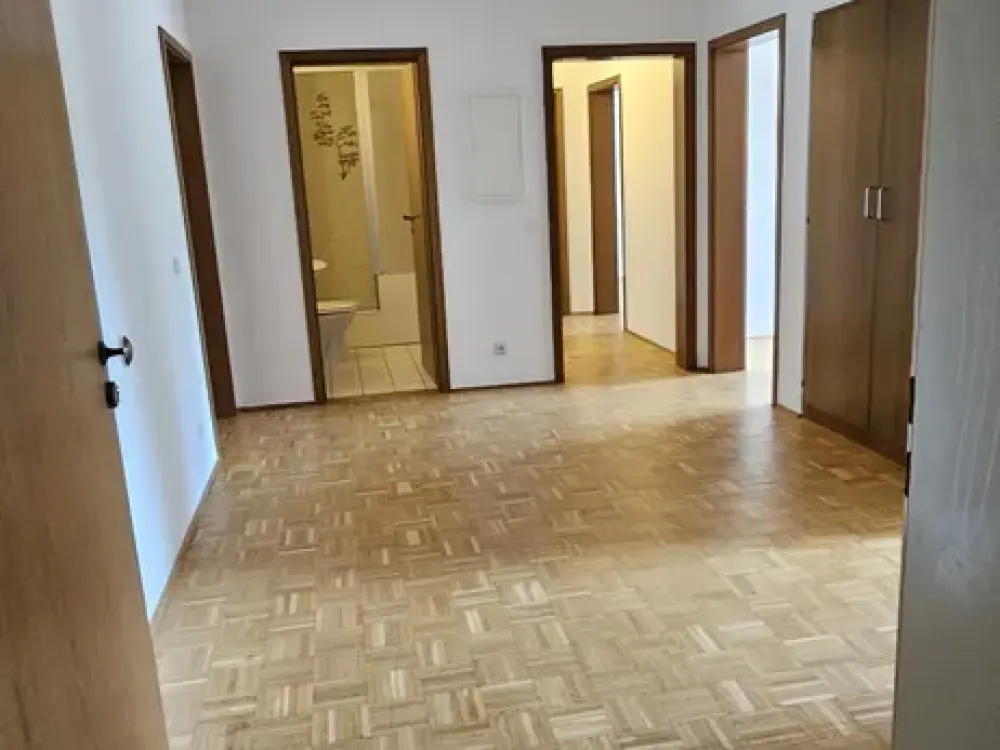 4-Zi.-Whg. renoviert Niederkassel-Lülsdorf mit Balkon 2 Bäder