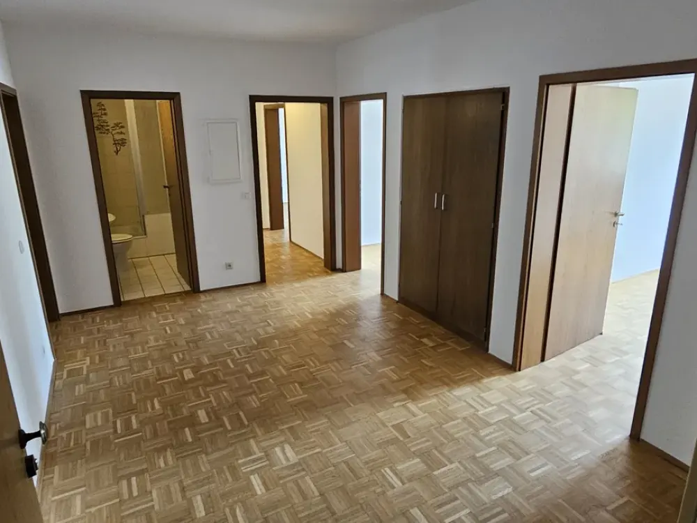 4-Zi.-Whg. renoviert Niederkassel-Lülsdorf mit Balkon 2 Bäder