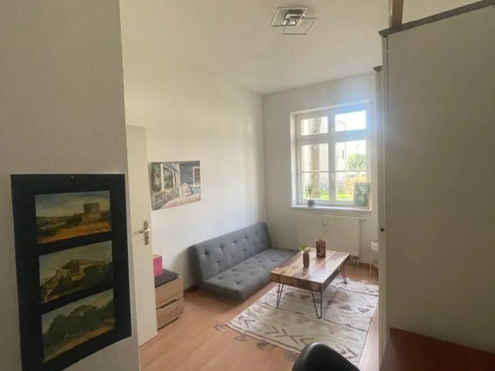 Zimmer zur Zwischenmiete ab sofort frei