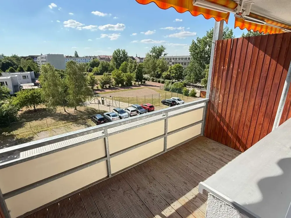 Shared Apartment Dream Above the Roofs of Leipzig: 120 m² Maisonette with Roof Terrace & Panoramic View