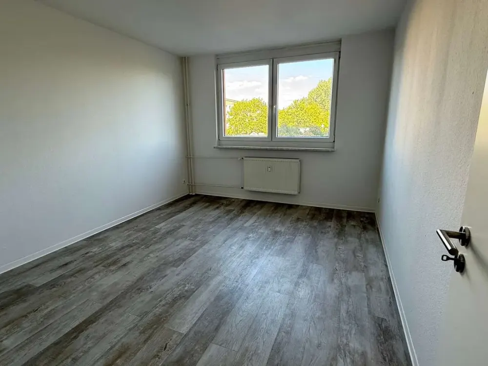 Shared Apartment Dream Above the Roofs of Leipzig: 120 m² Maisonette with Roof Terrace & Panoramic View
