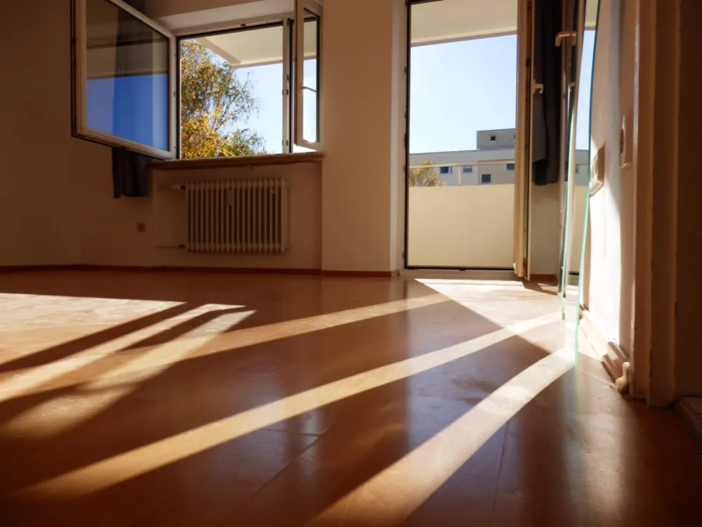 Vermiete Sonnige Wohnung mit Küche,und sehr großen Balkon