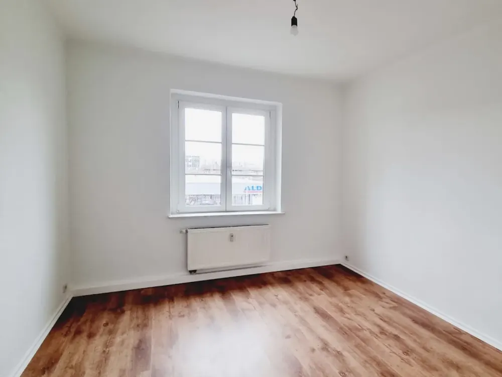 Wir renovieren - traumhafte 3-Zimmer-Wohnung mit Balkon im 2. OG!