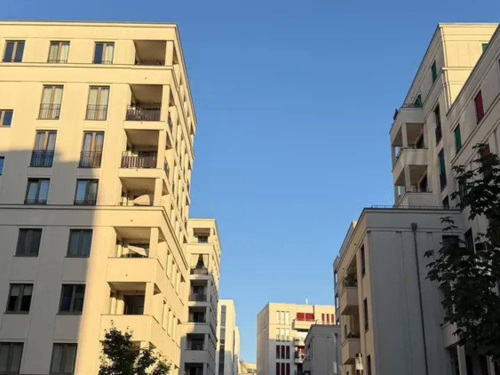 Exklusiv möblierte 2-Zimmer-Wohnung mit Balkon in Top-Lage Berlin-Mitte/Kreuzberg