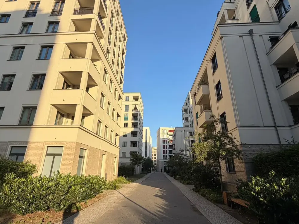 Exklusiv möblierte 2-Zimmer-Wohnung mit Balkon in Top-Lage Berlin-Mitte/Kreuzberg