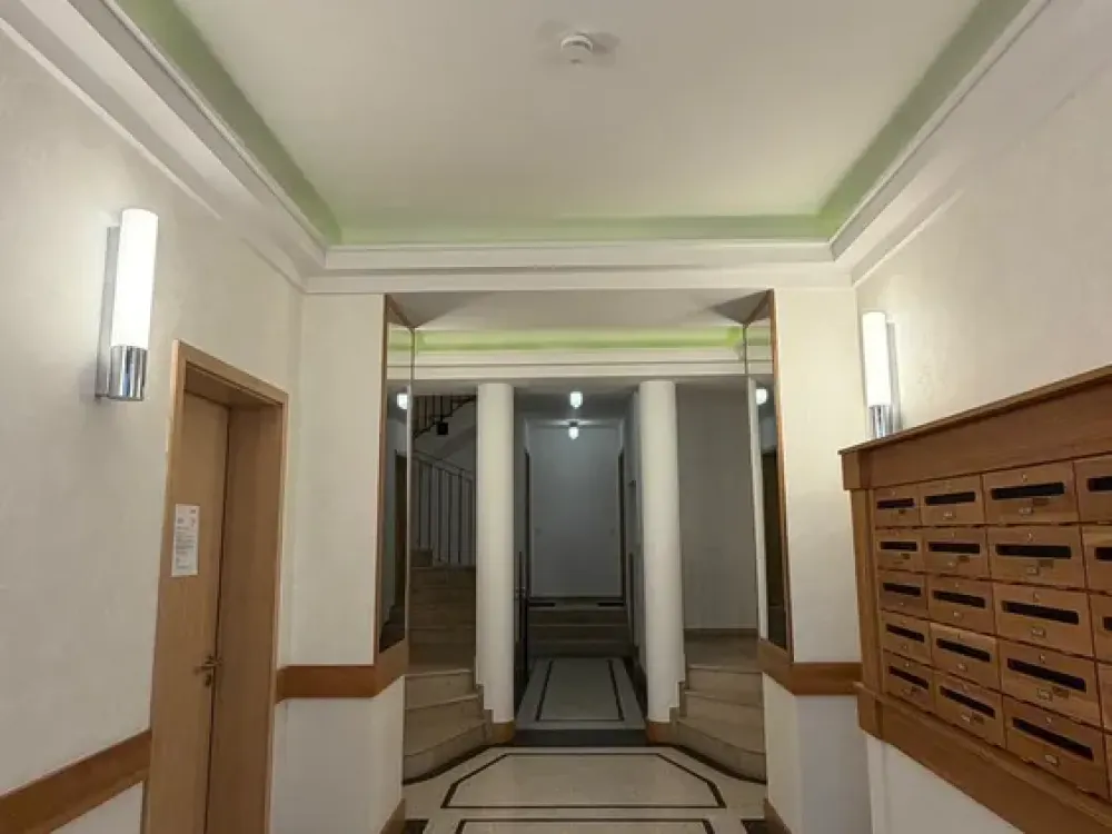 Exklusiv möblierte 2-Zimmer-Wohnung mit Balkon in Top-Lage Berlin-Mitte/Kreuzberg