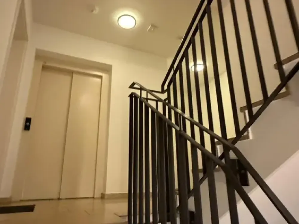 Exklusiv möblierte 2-Zimmer-Wohnung mit Balkon in Top-Lage Berlin-Mitte/Kreuzberg