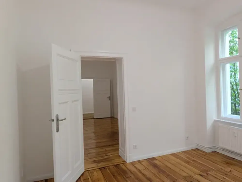 2-Zimmer-Altbauwohnung am S-Bhf. Hermannstraße