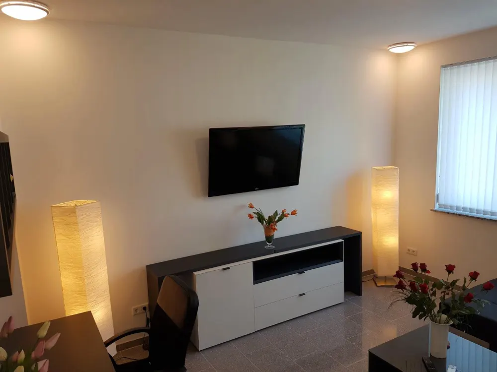 Düsseldorf-Neuss (Gnadental) exklusiv möblierte 2-Zi-Whg Balkon /