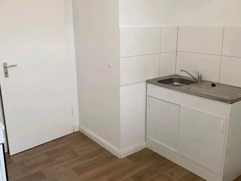 1 Zimmerwohnung Untermiete!! gründlich durchlesen.