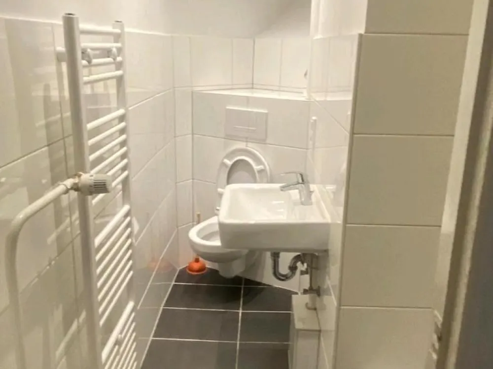 1 Zimmerwohnung Untermiete!! gründlich durchlesen.