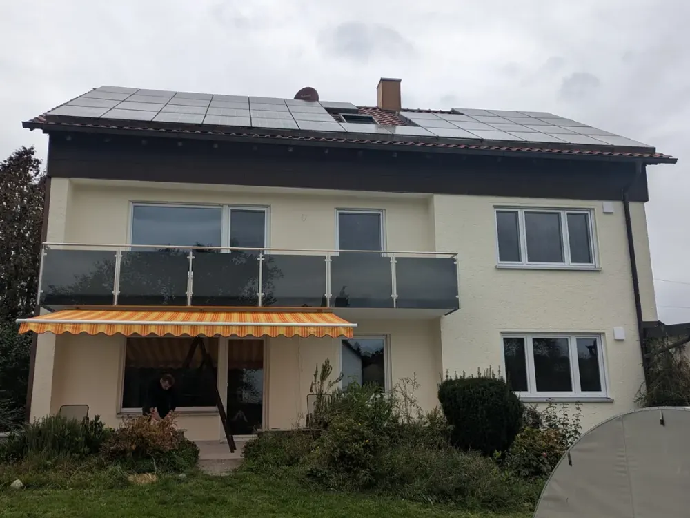 Kernsanierte 3,5-Zimmer-Wohnung mit Balkon, Garage und Gemeinschaftsgarten in ruhiger Lage