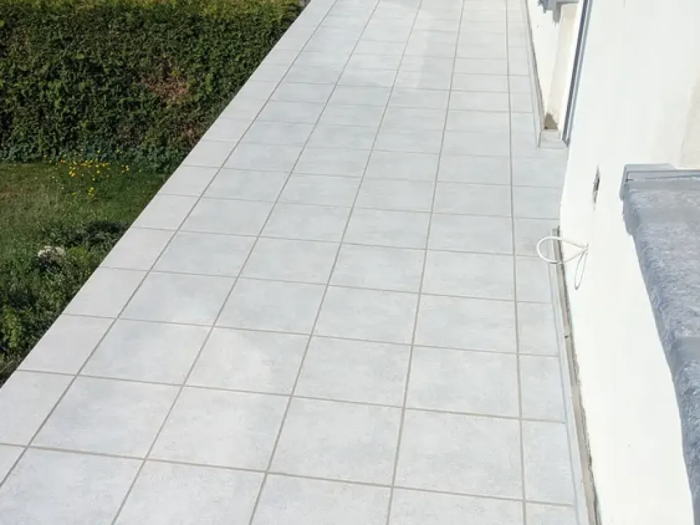 Kernsanierte 3,5-Zimmer-Wohnung mit Balkon, Garage und Gemeinschaftsgarten in ruhiger Lage