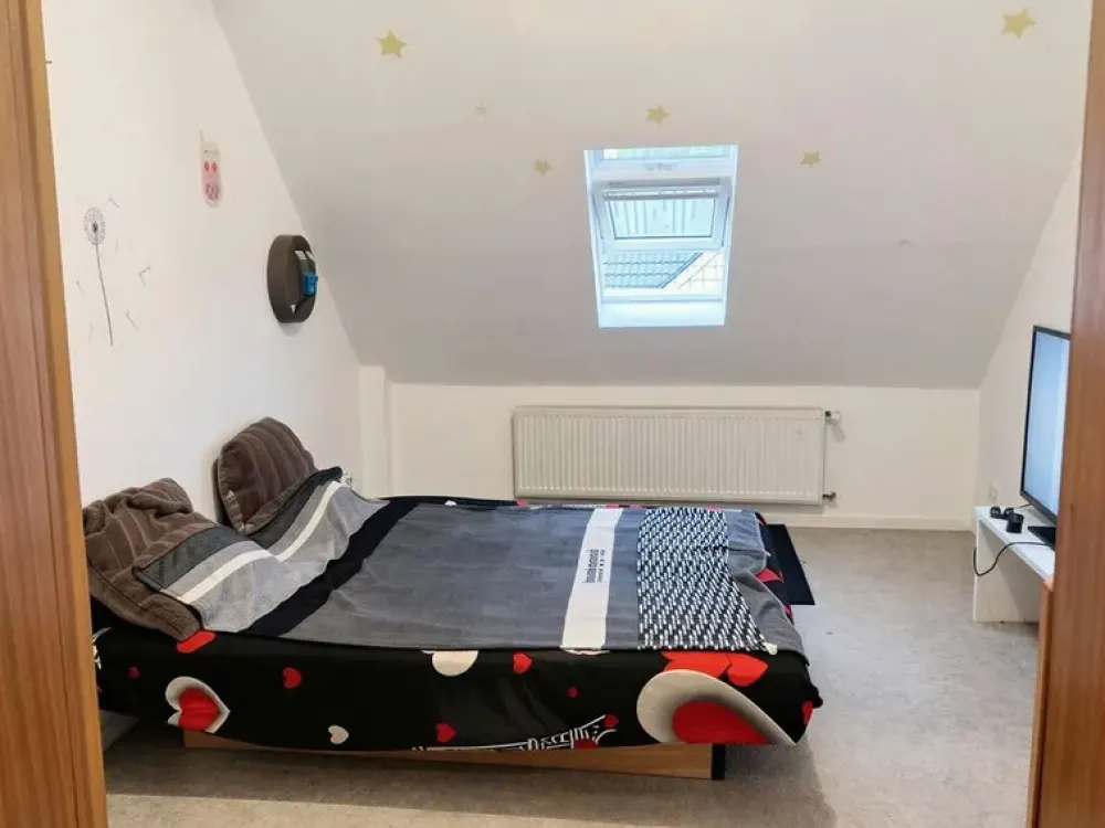 Gemütliche 3-Zimmer-Wohnung im Dachgeschoss, ruhig & gepflegt!