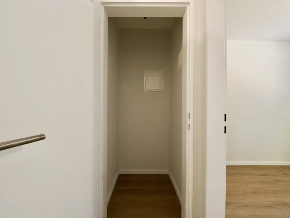 Frisch renovierte gemütliche und helle zwei Zimmerwohnung mit großem Balkon sucht passende Mieter