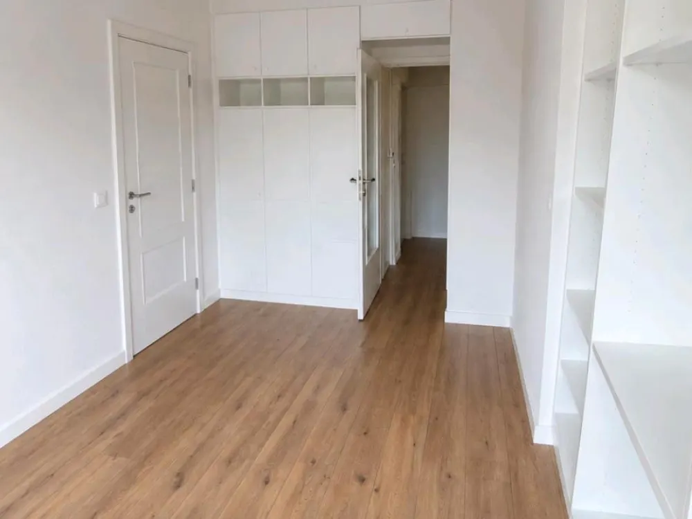 Großzügige 5 Zimmer Wohnung in Nürnberg ab 09.26 zu vermieten