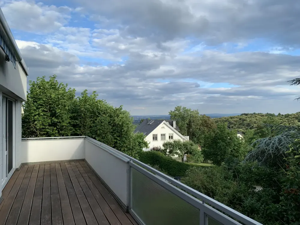Schöne 3- Zimmerwohnung mit Dachterrasse