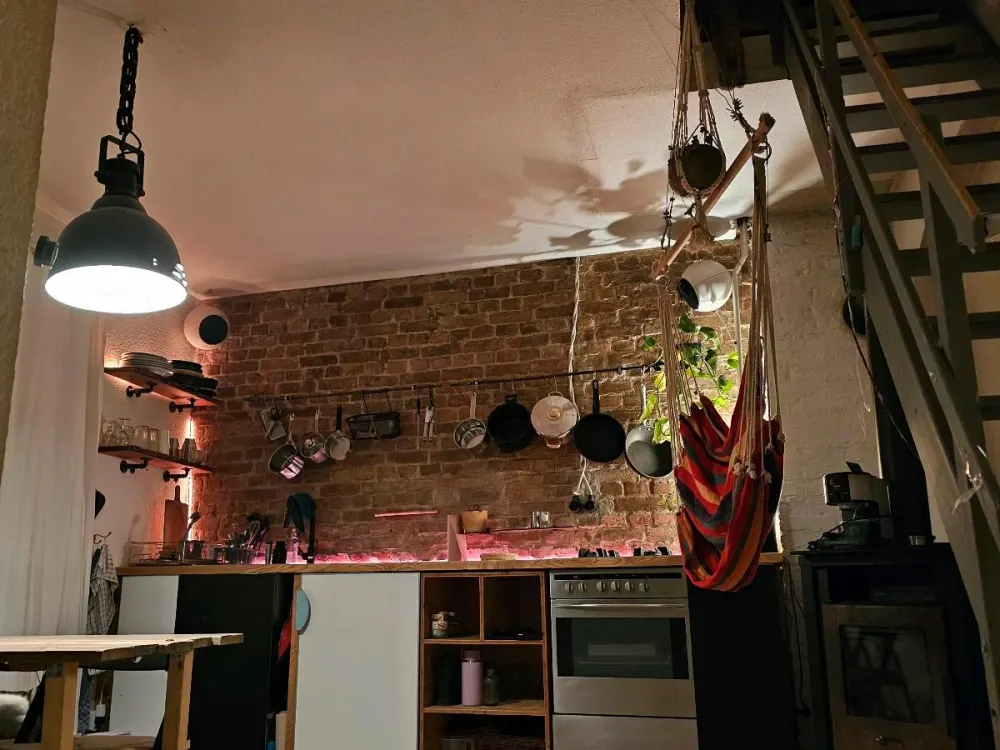 COZY MAISONETTE near Ostkreuz (1-3months or longer/no regis.)