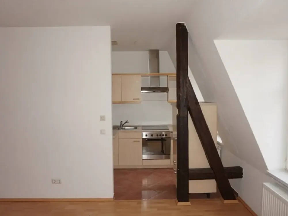 Hier werden Sie sich Wohlfühlen - Helle Dachgeschosswohnung in Pirna ab sofort zu vermieten