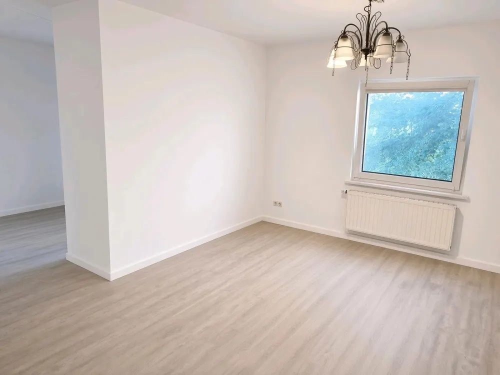 2-Raumwohnung in Holzhausen. Einbauküche. Ab Oktober 2026.