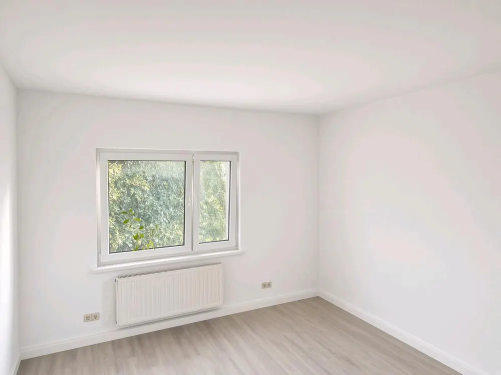 2-Raumwohnung in Holzhausen. Einbauküche. Ab Oktober 2026.