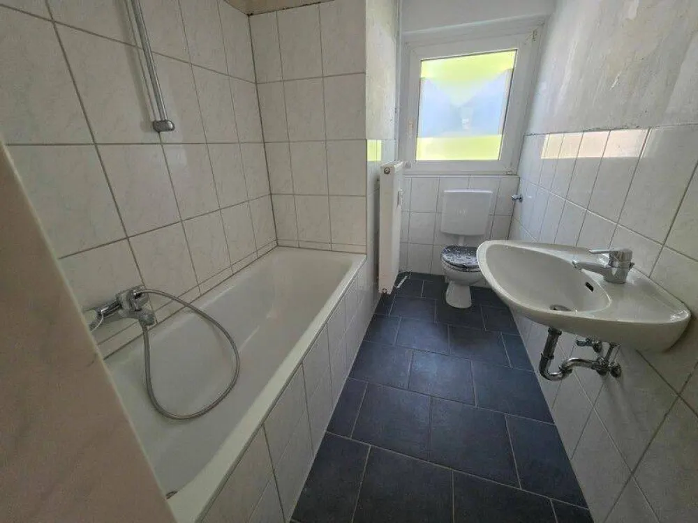 3-Zimmer-Wohnung zum selber renovieren - Düsseldorf-Holthausen