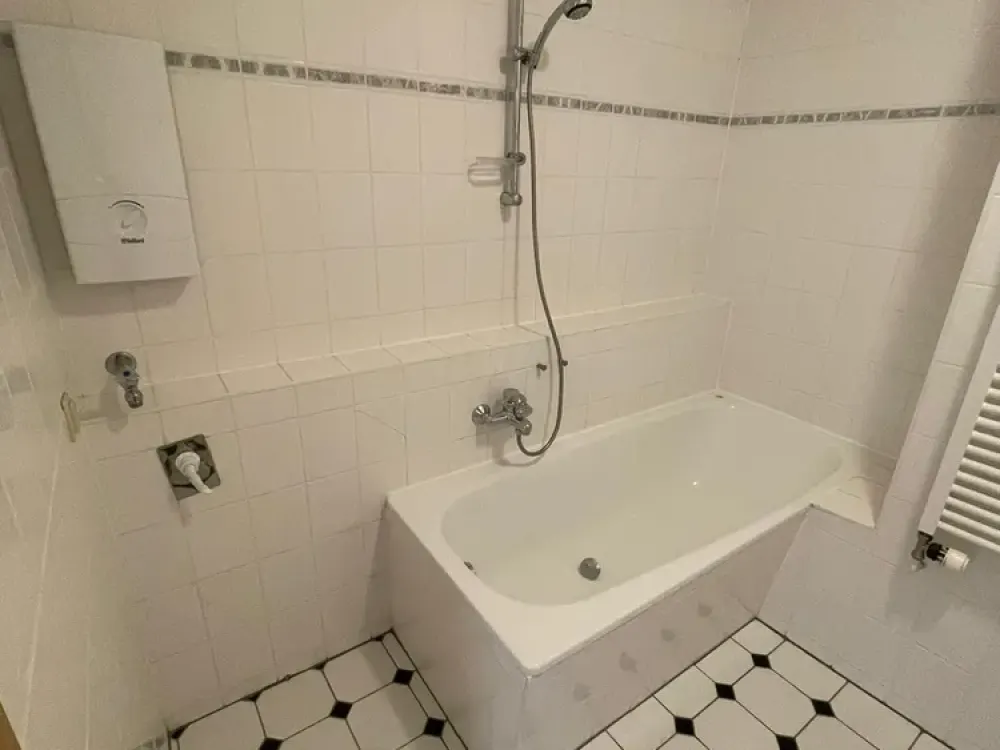 Charmante, Lichtdurchflutete Dachgeschoss Wohnung mit Einbauküche