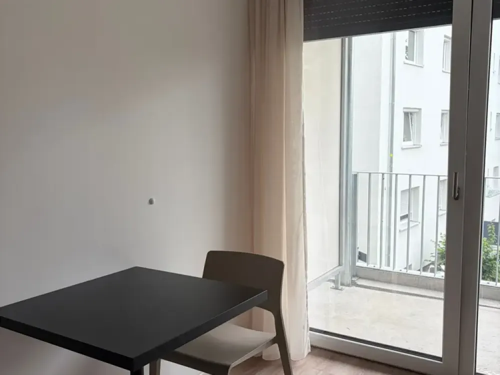 Kompaktes 1-Zimmer-Apartment mit Balkon Küche & in Erlangen