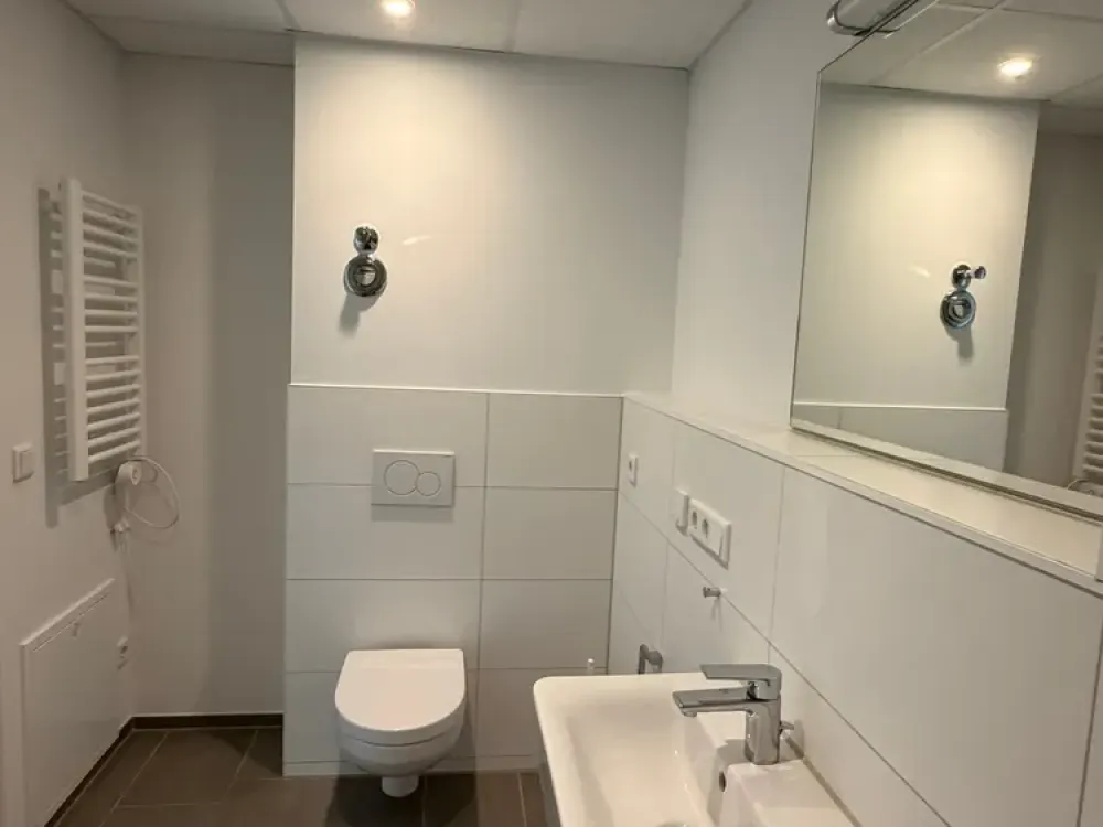 Kompaktes 1-Zimmer-Apartment mit Balkon Küche & in Erlangen