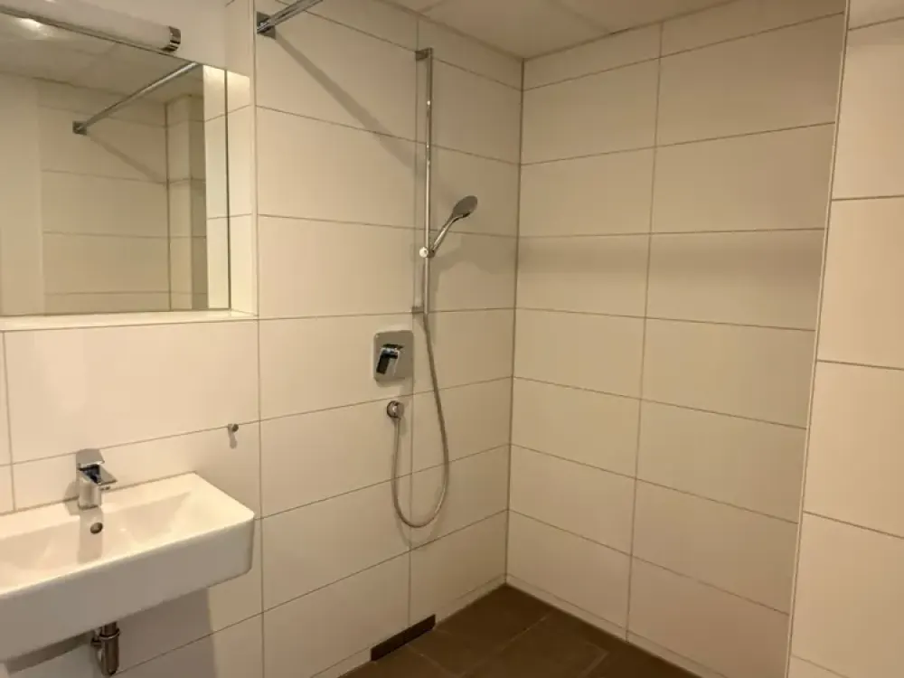 Kompaktes 1-Zimmer-Apartment mit Balkon Küche & in Erlangen
